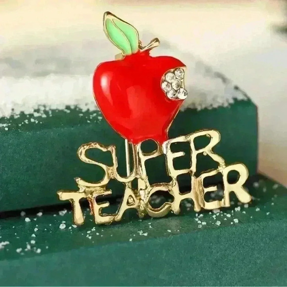Jewelry - BNIB Vintage Style Gold Tone  Super Teacher Apple Brooch Lightweight